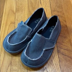 Boys size 2 denim frayed shoes.
